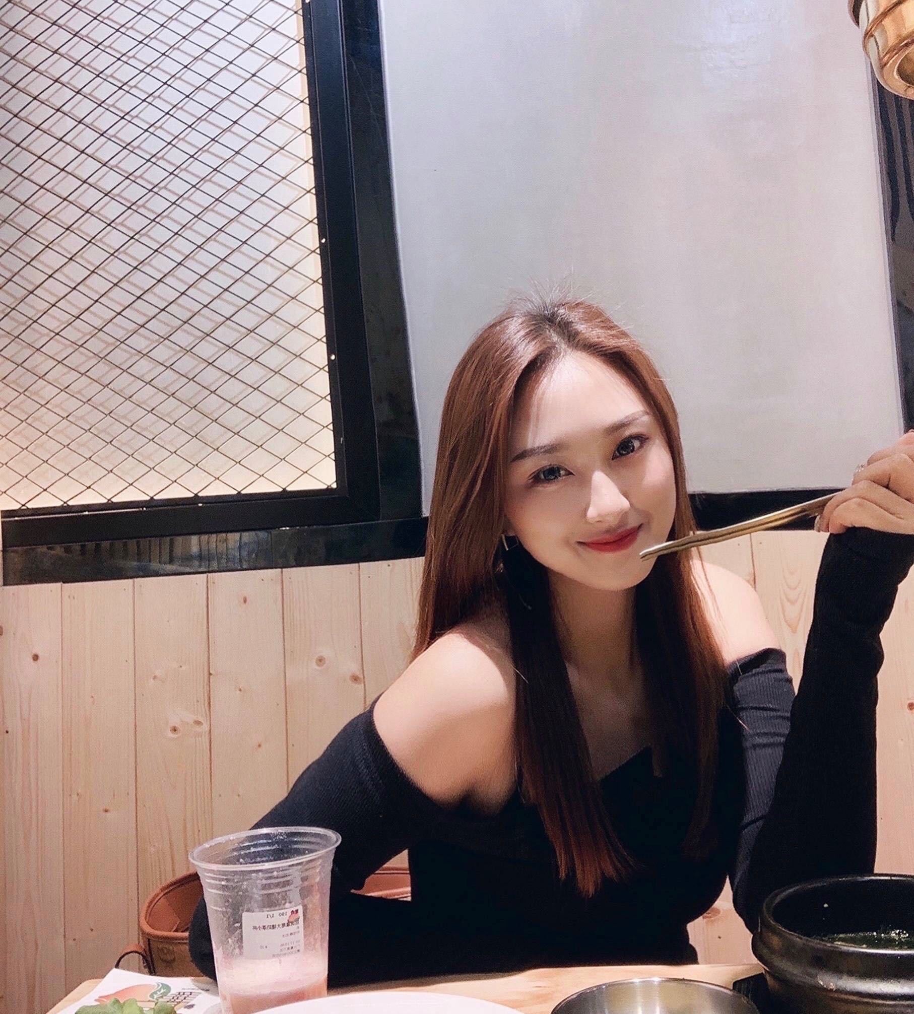 极品性感g奶妹妹