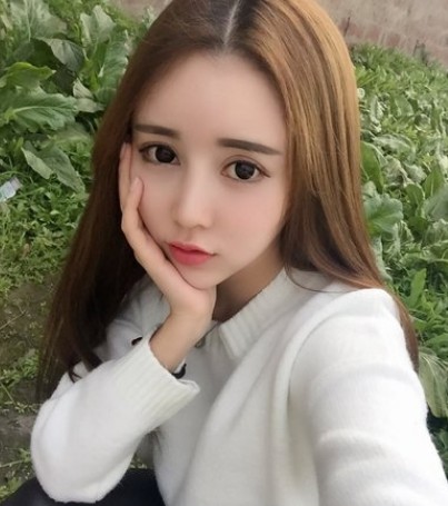 极品学生小嫩妹，三点粉 狼哥准备